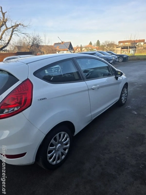 Ford Fiesta mit wenig Laufleistung  Bild 3