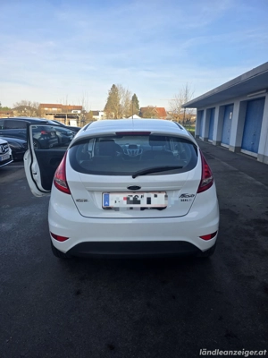 Ford Fiesta mit wenig Laufleistung  Bild 4