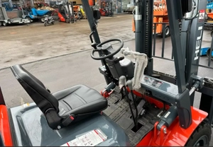 Heli CPD 35 Stapler Dieselstapler Gabelstapler Bild 8