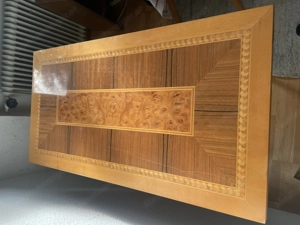 Wunderschöner Einlegetisch