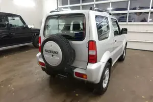 Suzuki Jimny Bild 17