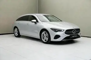 Mercedes-Benz CLA 180 Shooting Brake Bild 2