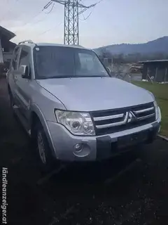 Mitsubishi Pajero V80  Bild 5