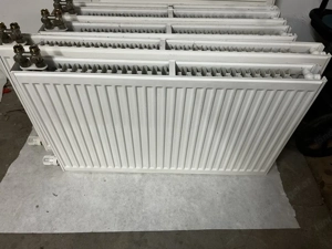 Heizkörper in verschiedenen Größen Bild 6