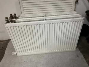 Heizkörper in verschiedenen Größen Bild 8