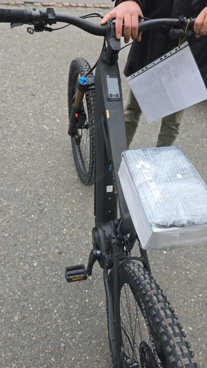 Mountain E Bike nagelneu  Bild 4