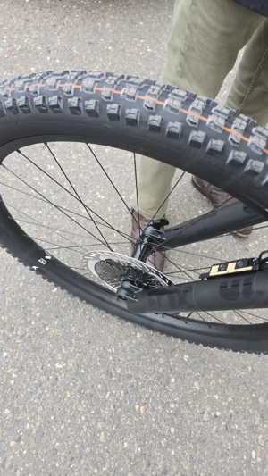 Mountain E Bike nagelneu  Bild 3