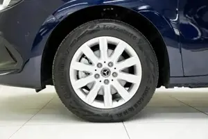 Mercedes-Benz T 180 PROGRESSIVE Lang Navi PDC KAM KlimaA SpurH Bild 3