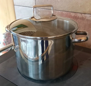 Neuer, großer Kochtopf 