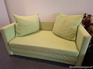 grünes Kindersofa