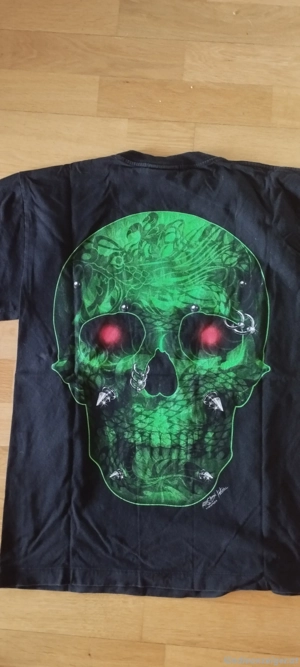 T-Shirt mit grünem Totenkopf  Bild 2