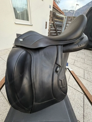 Dressursattel Ikonic Evolution Monoblatt 17" Bild 3