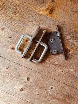 3 Stk. Türdrückergarnituren mit Schlösser