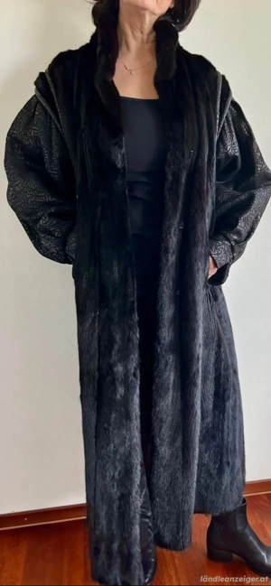 Neuwertiger Nerzmantel Bild 2