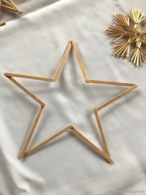 74 Strohsterne Bild 2