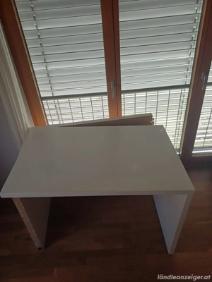 2x Ikea Schreibtisch weiss, anbaubar an Kallax Regal inkl Befestigung Bild 2