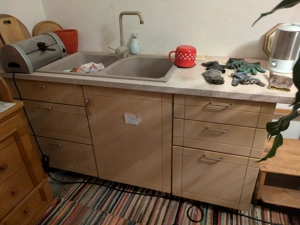 Küche mit Elektroherd und Dunstabzug  Bild 2