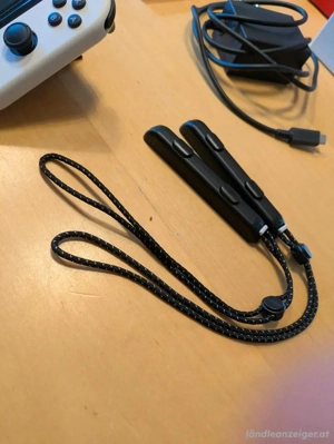 Nintendo Switch Oled mit Zubehör und OVP Mahlzeit, Bild 3