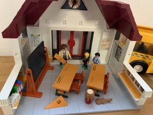 Playmobil -Schule und Schulbus Bild 4