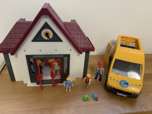 Playmobil -Schule und Schulbus
