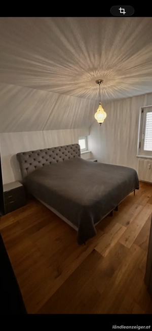 Boxspringbett + Nachtkommode