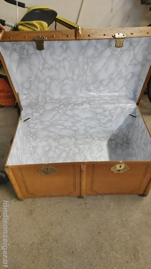 Große Holztruhe im Vintage-Stil Bild 2