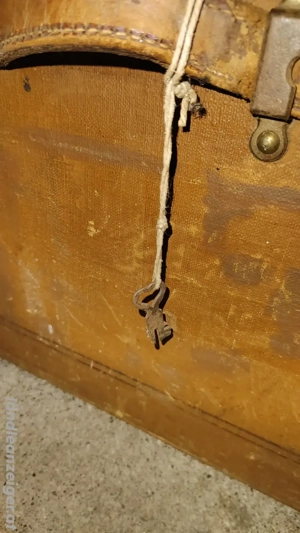 Große Holztruhe im Vintage-Stil Bild 3