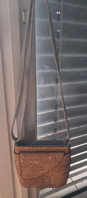 Handtasche aus Italien- Kork Verarbeitung  Bild 2