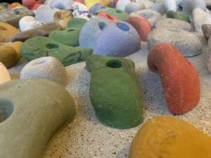 Klettergriffe und Kletterwand