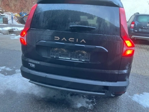 Unfallfahrzeug Dacia Jogger Bild 3