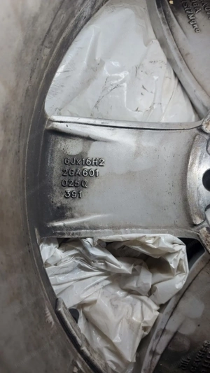 4x Alufelgen mit Winterreifen passend für VW Bild 4