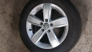 4x Alufelgen mit Winterreifen passend für VW Bild 3