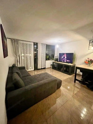 Moderne, lichtdurchflutete Wohnung mit großem Balkon - zentrumsnah Bild 4