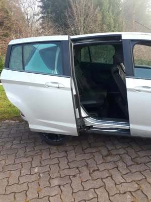 Ford B-Max  Euro 5950.- DIESEL  75 PS   Bj 8  2016  144000Km Euro  5950.- Bild 4