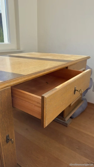 Schreibtisch vom Tischler Bild 2