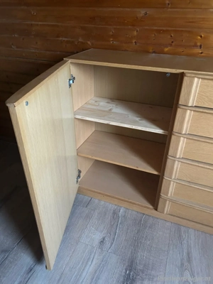 Schrank aus Holz zu verschenken