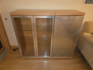 Glasvitrine mit Beleuchtung