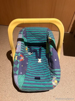 Puppen Maxi-Cosi zu verschenken