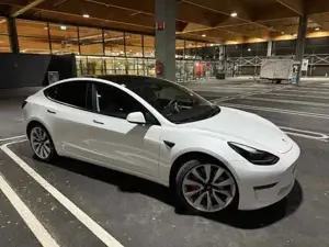 Tesla Model 3 Bild 2