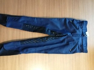 Reithelm mit Hosen, Schuhen und Helm Bild 2