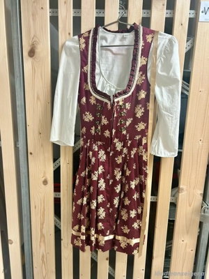 Dirndl bordeaux und gold Bild 3
