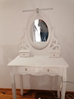 Schminktisch mit Licht 