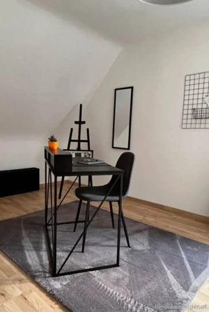 Schreibtsch modern mit Stuhl 