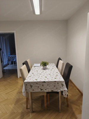 Esstisch mit Tischdecke und 6 Stühlen Bild 2