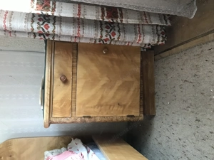 3 Schränke fürs Schlafzimmer (Nachtkästchen, Kleiderschrank, Kommode) Bild 2