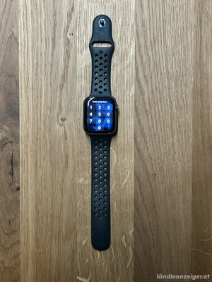 Verkaufe meine Apple Watch Series 6 Nike 44mm Bild 2