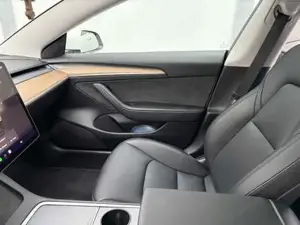 Tesla Model 3 Bild 6