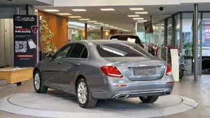 Mercedes-Benz E 220 Bild 9