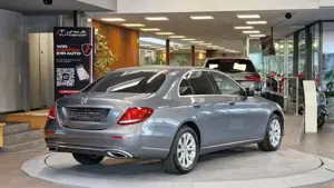 Mercedes-Benz E 220 Bild 16