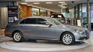Mercedes-Benz E 220 Bild 13